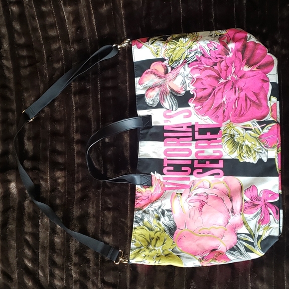 Victoria's Secret Handbags - Victorias Secret Floral Wildflower Zippered Weekender Travel Tote
